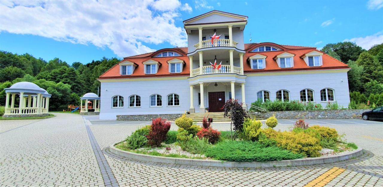 Dwor Maria Antonina Hotel Strzyzow Exterior photo