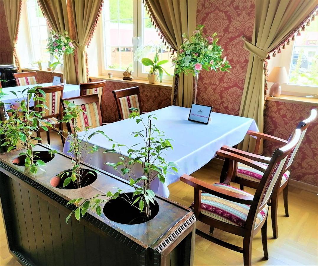 Dwor Maria Antonina Hotel Strzyzow Exterior photo